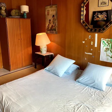 With Air Conditioning In Montparnasse Paris