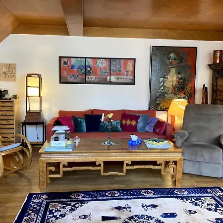 With Air Conditioning In Montparnasse Paris